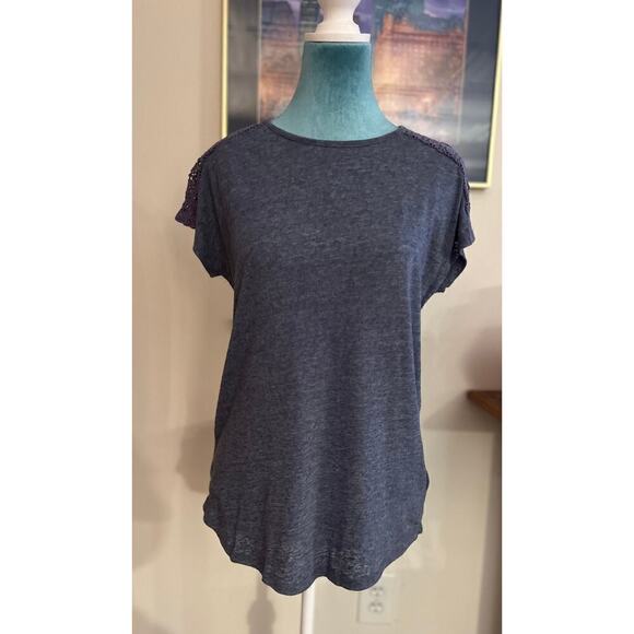 Old Navy T-shirt - Picture 1 of 6